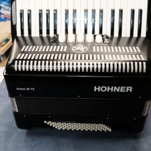 Hohner Bravo III 72
